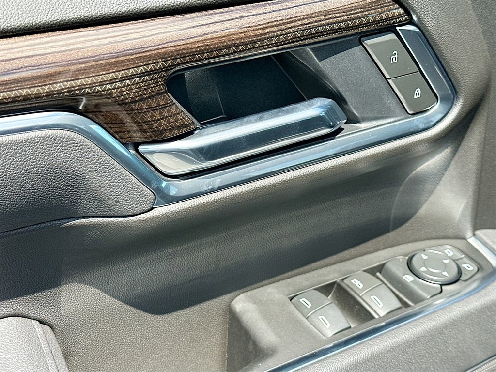 2025 Chevrolet Silverado 1500 RST photo 11