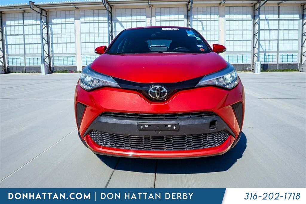 2021 Toyota C-HR XLE photo 23