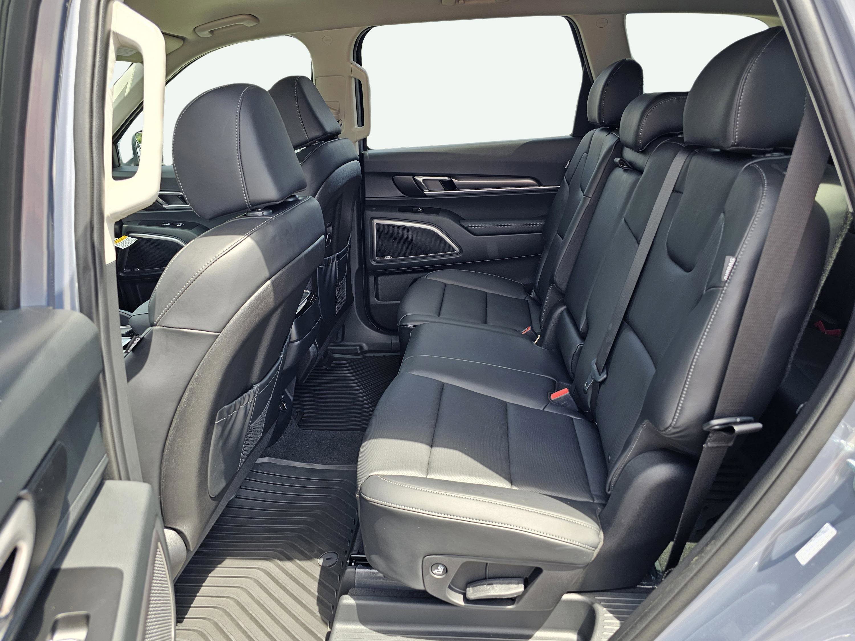 2025 Kia Telluride LX photo 29