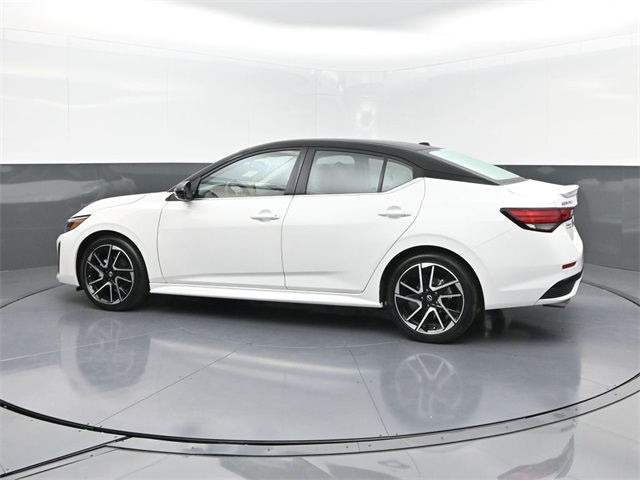 2025 Nissan Sentra SR photo 4
