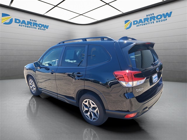 2022 Subaru Forester Premium photo 2