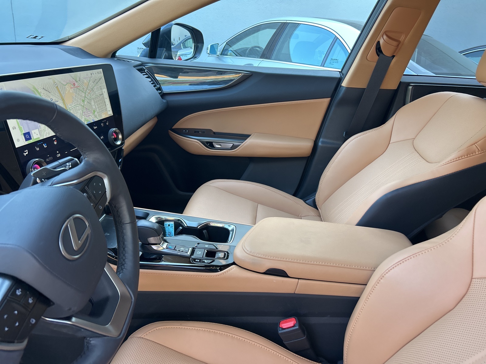 2025 Lexus NX 350h Premium photo 8