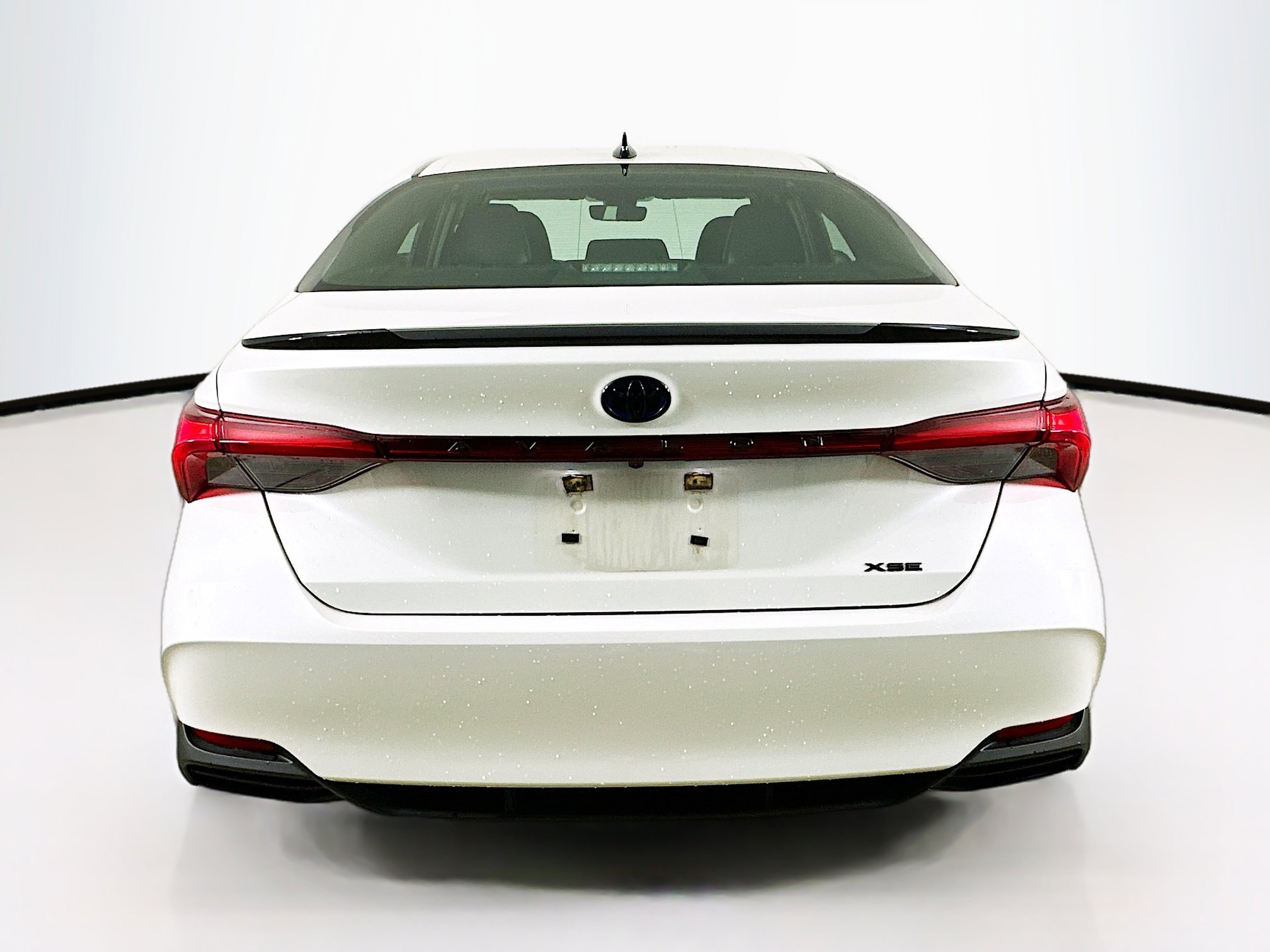 2022 Toyota Avalon Hybrid XSE photo 11