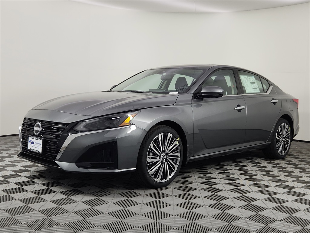 2025 Nissan Altima SL's photo