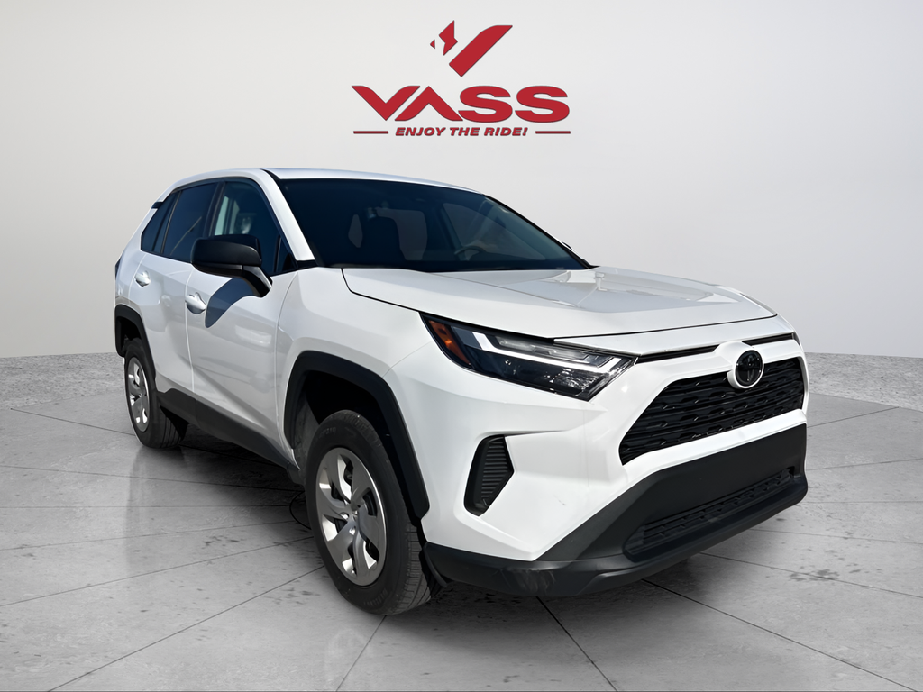 2024 Toyota RAV4 LE's photo