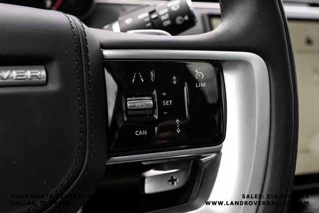 2023 Land Rover Range Rover SE photo 17