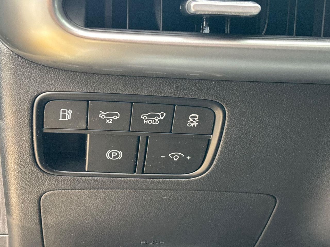 2026 Hyundai Ioniq SEL photo 10