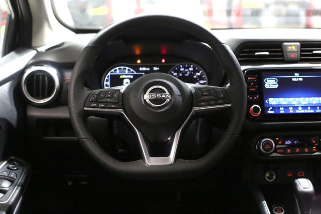 2025 Nissan Versa SR photo 14