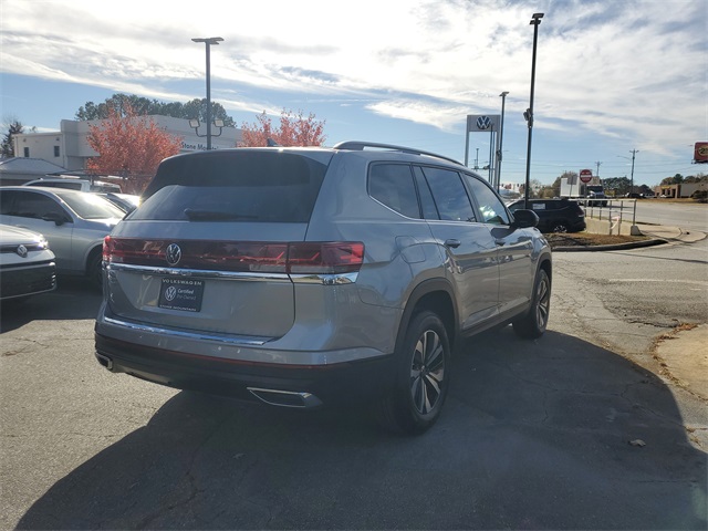 2024 Volkswagen Atlas SE photo 4