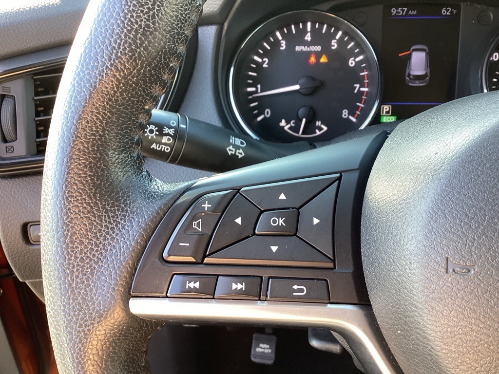 2019 Nissan Rogue SV photo 15