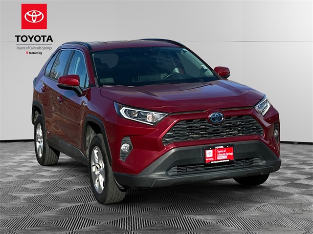 2021 Toyota RAV4 XLE's photo