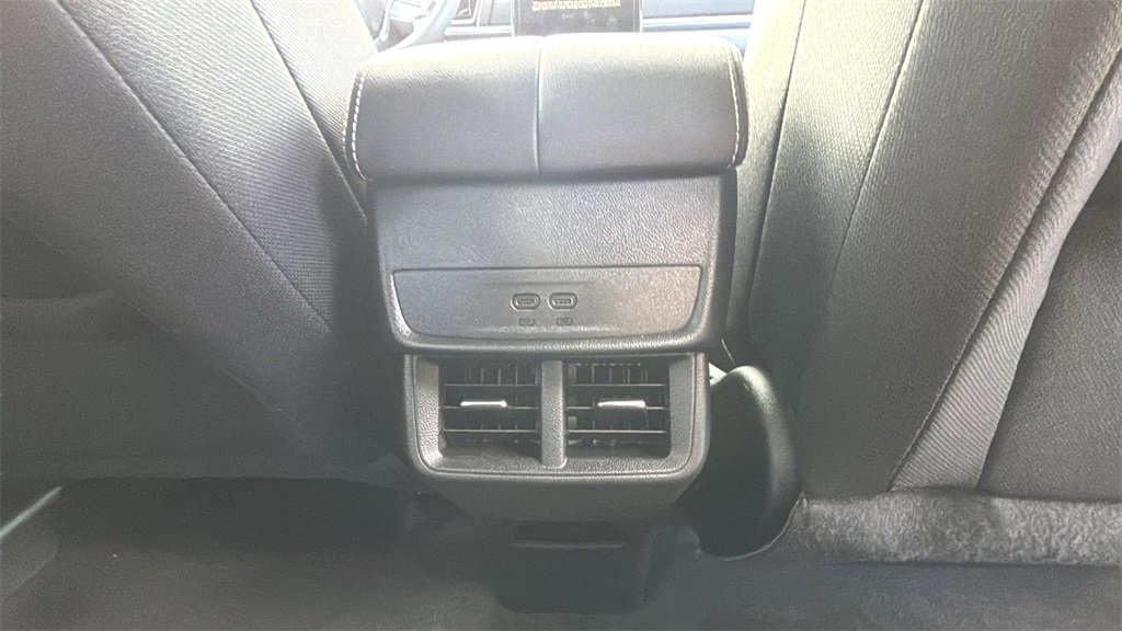 New 2025 Sterling Metallic GMC Elevation image 9