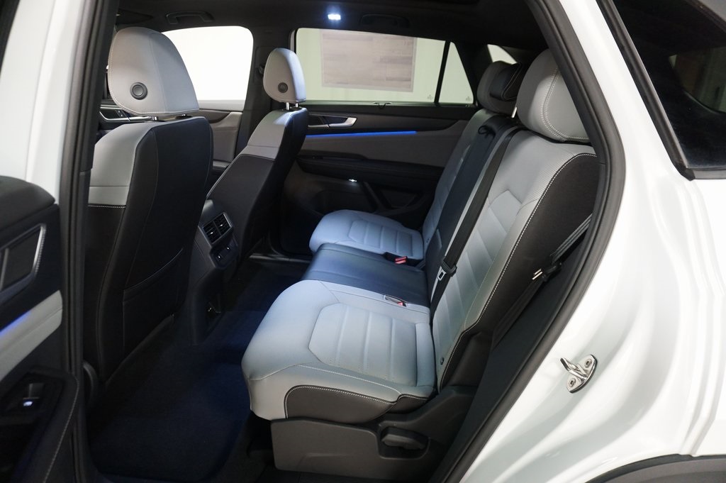 2025 Volkswagen Atlas Cross Sport SEL R-Line photo 10