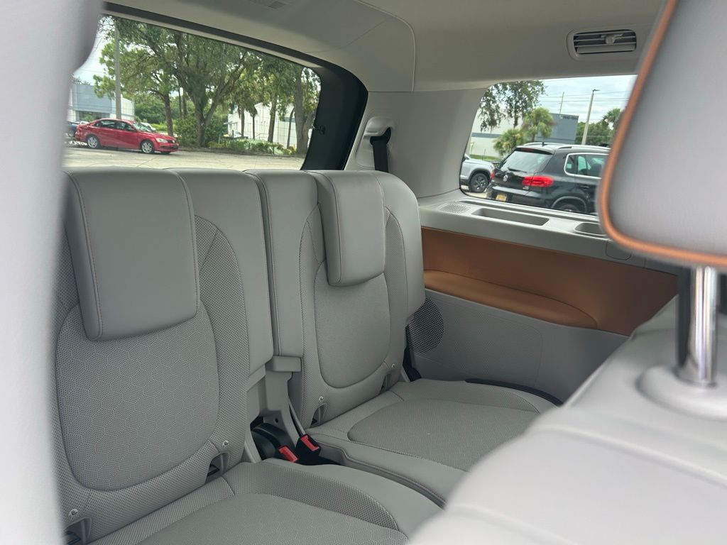 2025 Volkswagen ID. Buzz Pro Plus photo 30