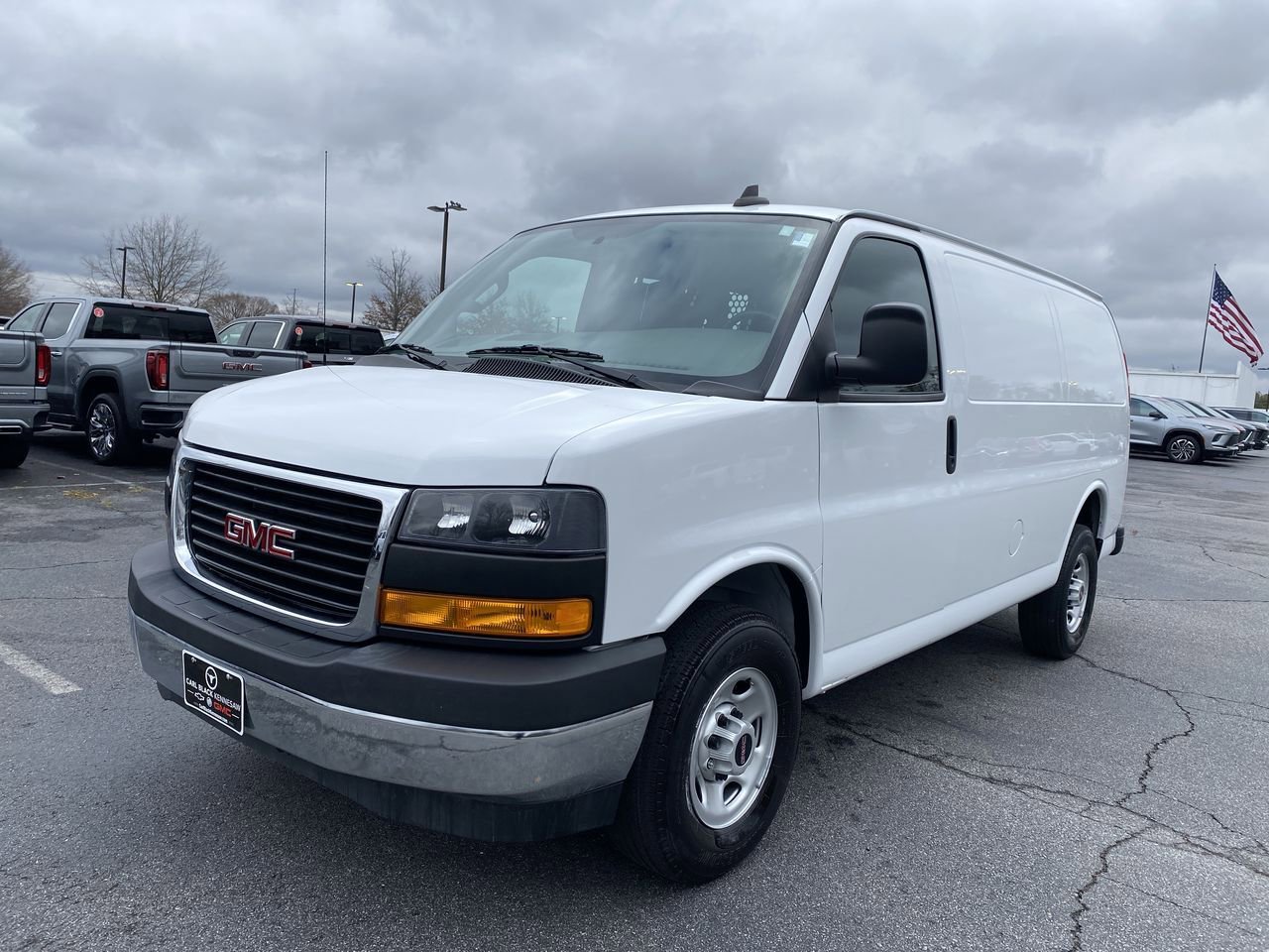 2023 GMC Savana Cargo Work Van's photo