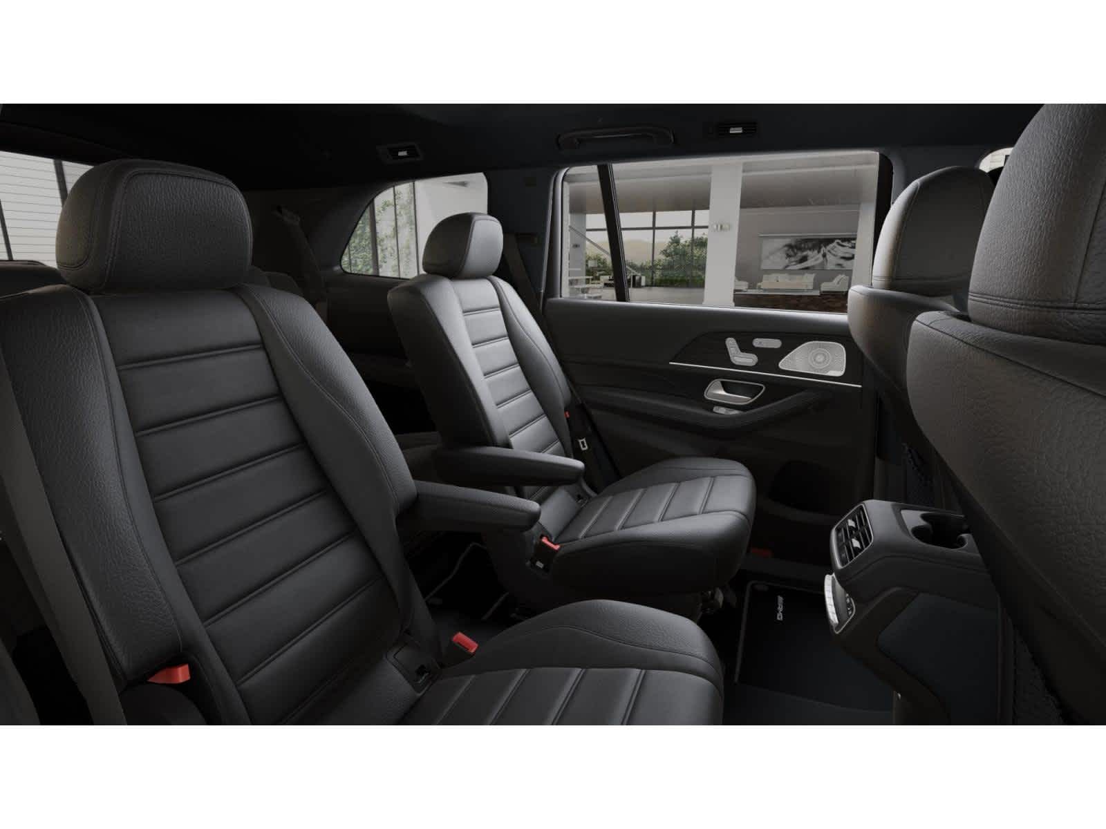 2025 Mercedes Benz GLS 580 4MATIC photo 4