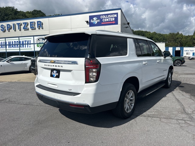 2023 Chevrolet Suburban LT photo 4