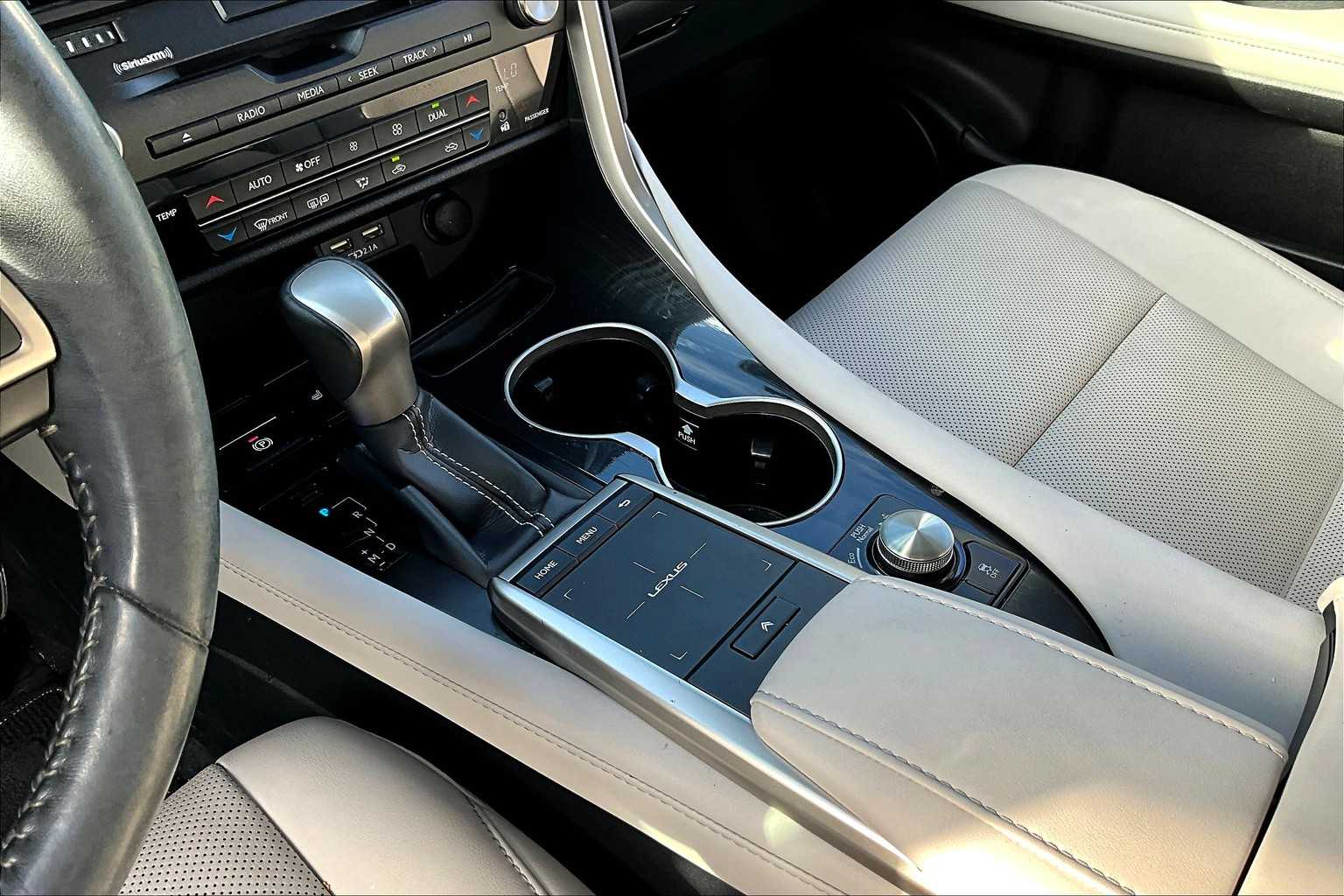 2022 Lexus RX photo 15