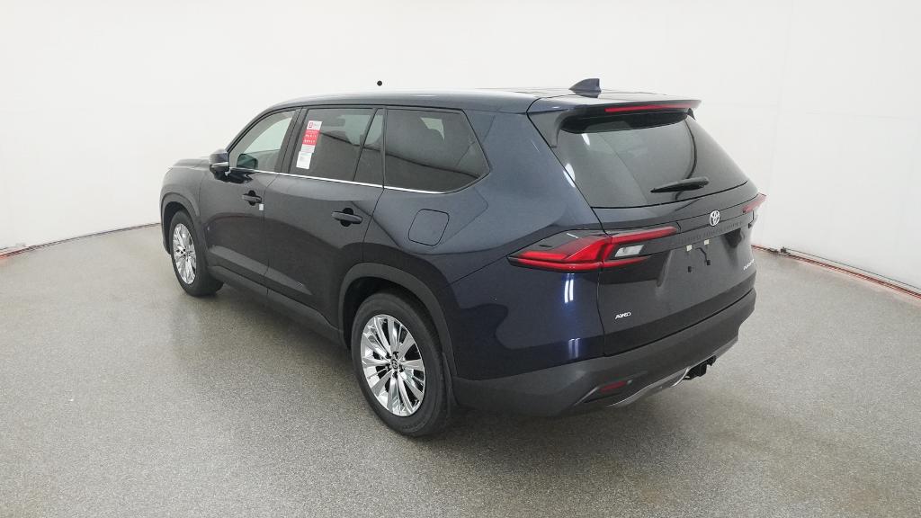 2026 Toyota Grand Highlander Platinum AWD photo 13