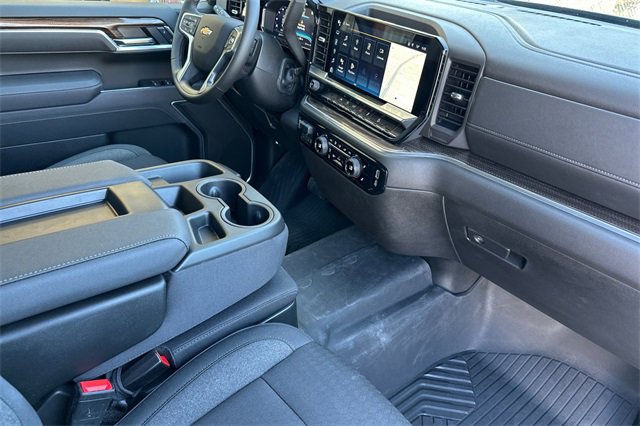 2025 Chevrolet Silverado 1500 LT photo 17