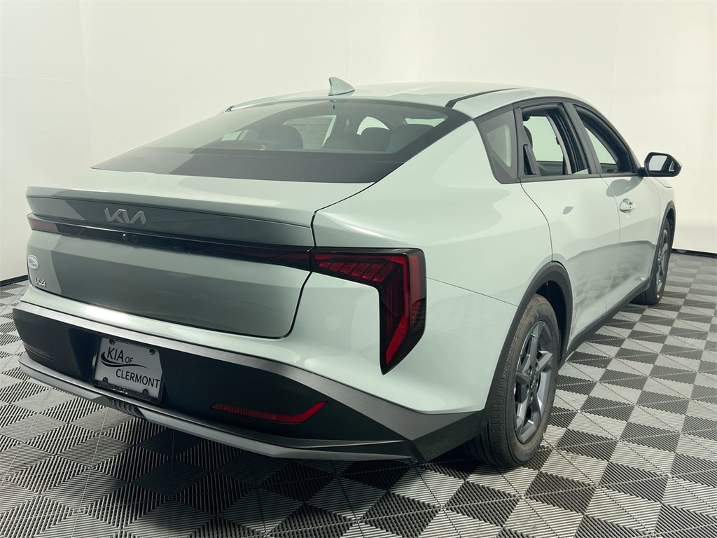 2025 Kia K4 LXS photo 3