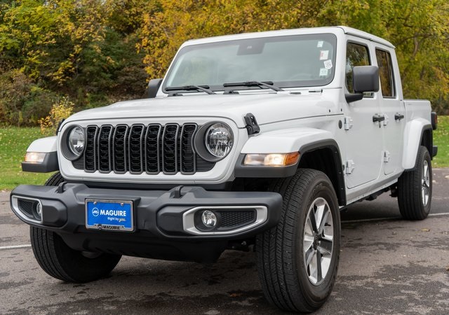 2024 Jeep Gladiator Sport photo 2