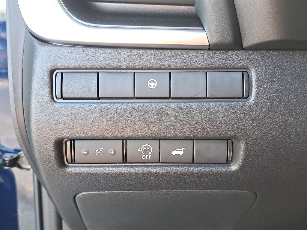 2026 Nissan Rogue SV photo 23