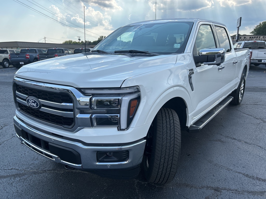 2025 Ford F-150 Lariat photo 3