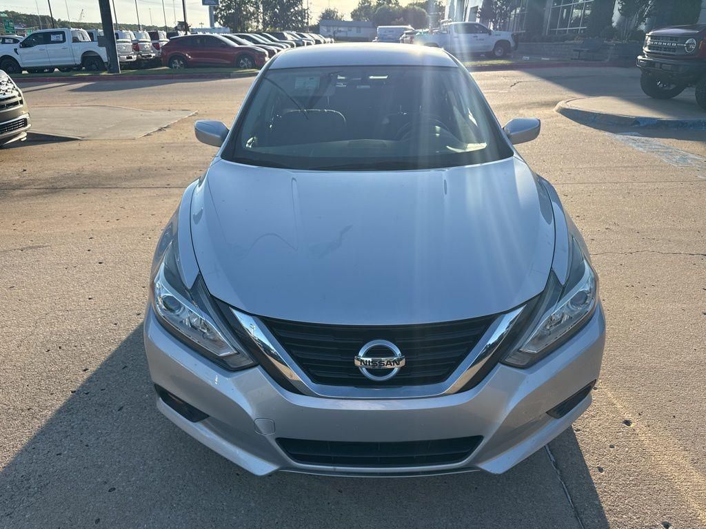 2018 Nissan Altima 2.5 SV photo 2