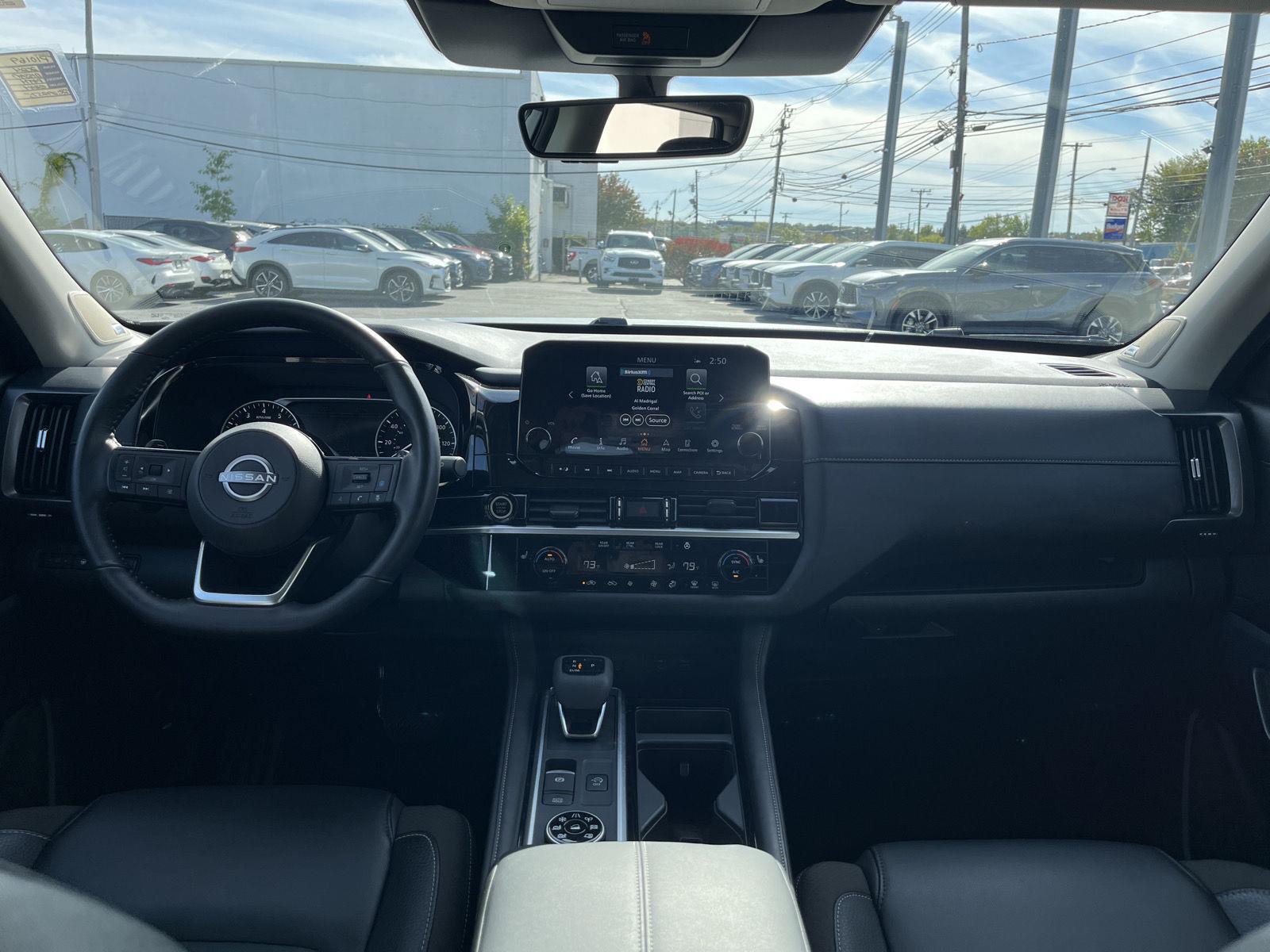2024 Nissan Pathfinder SL photo 12