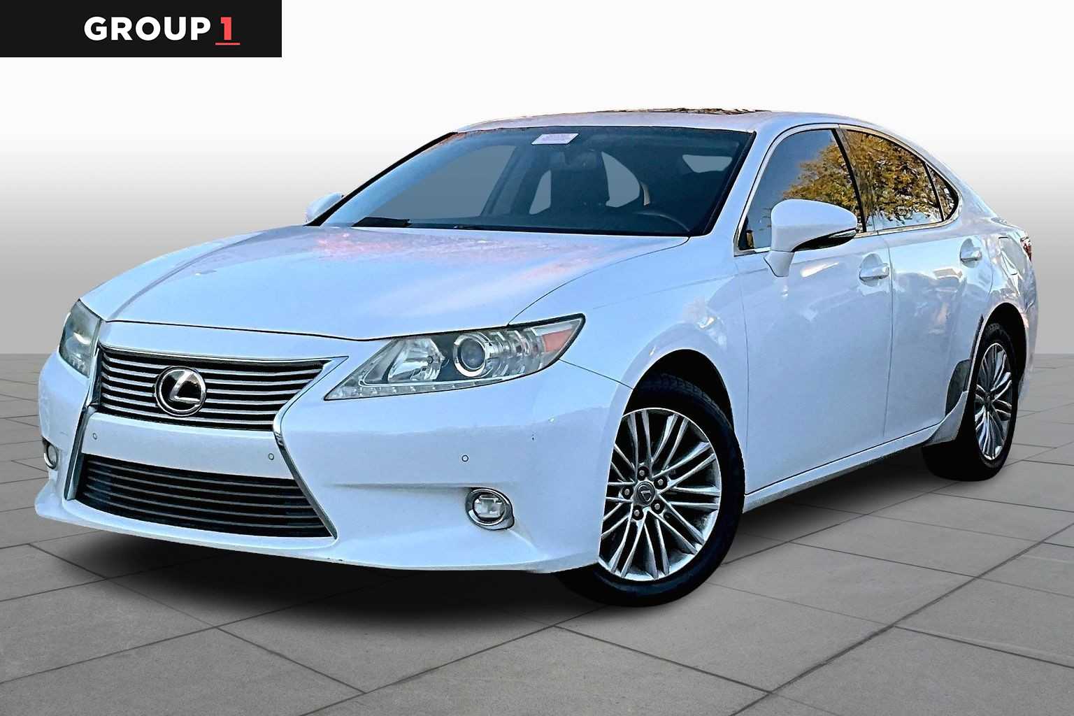 2015 Lexus ES 350's photo