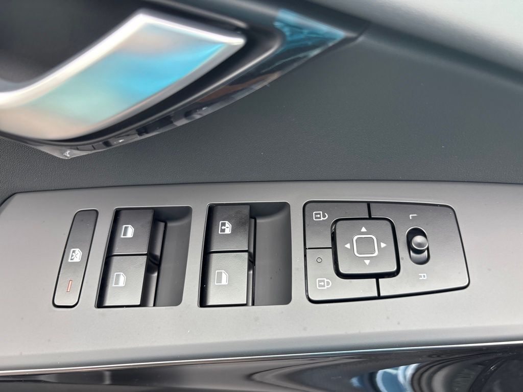 2025 Kia Niro EX photo 13