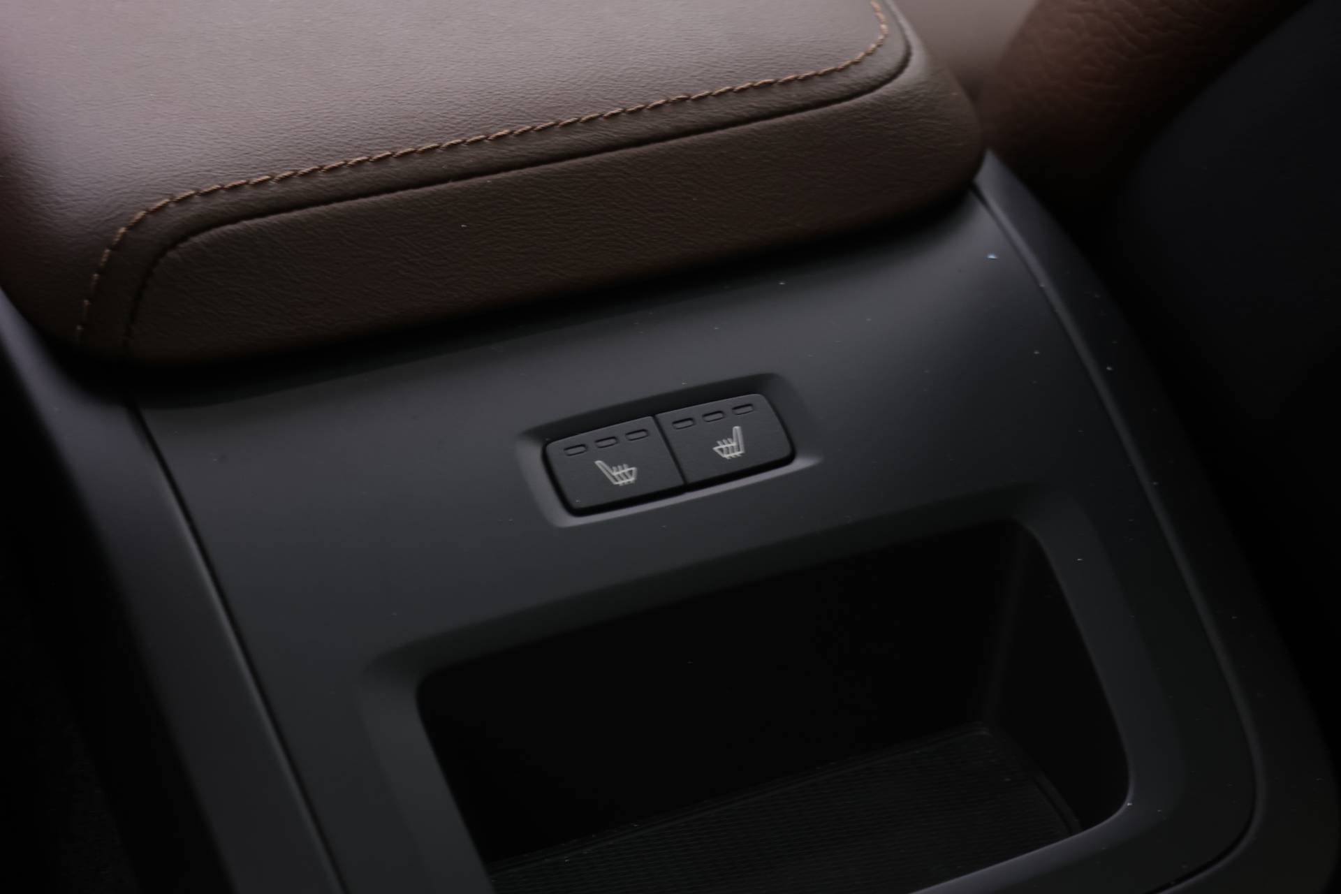 2023 Volvo XC60 B5 Plus photo 13