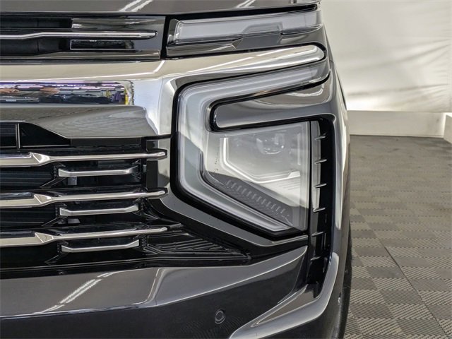 2025 Chevrolet Suburban Premier photo 10
