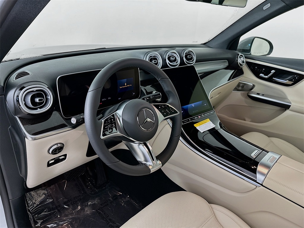2026 Mercedes Benz GLC 300 photo 9