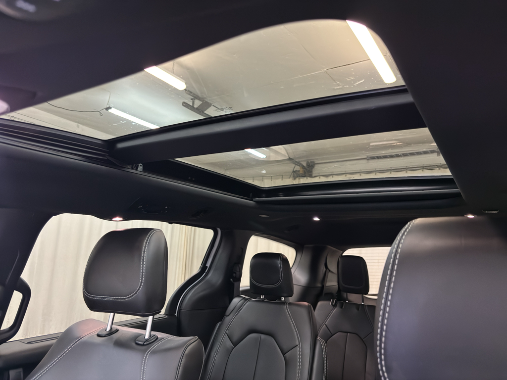2026 Chrysler Pacifica photo 22