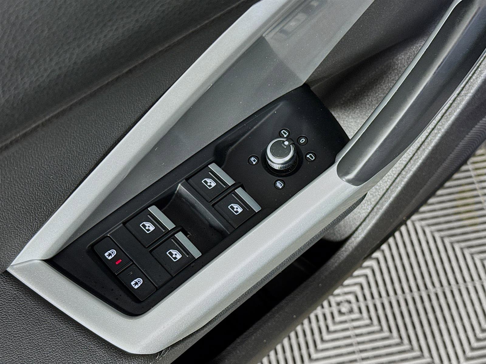 2021 Audi Q3 45 TFSI S line Premium photo 19