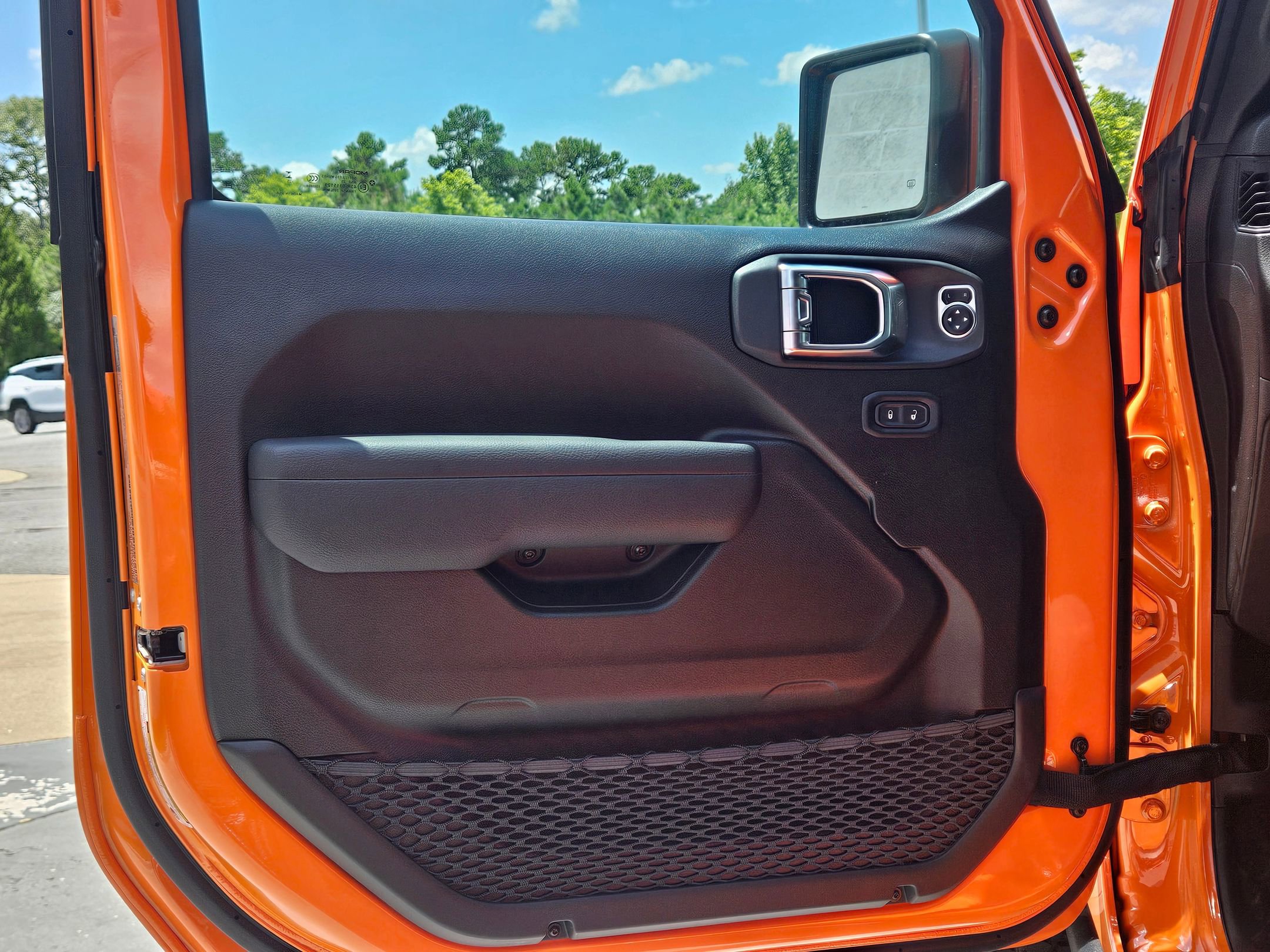 2025 Jeep Wrangler Willys photo 16
