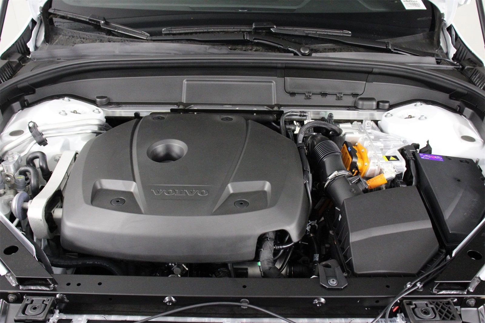 2026 Volvo XC60 Hybrid T8 Plus photo 12