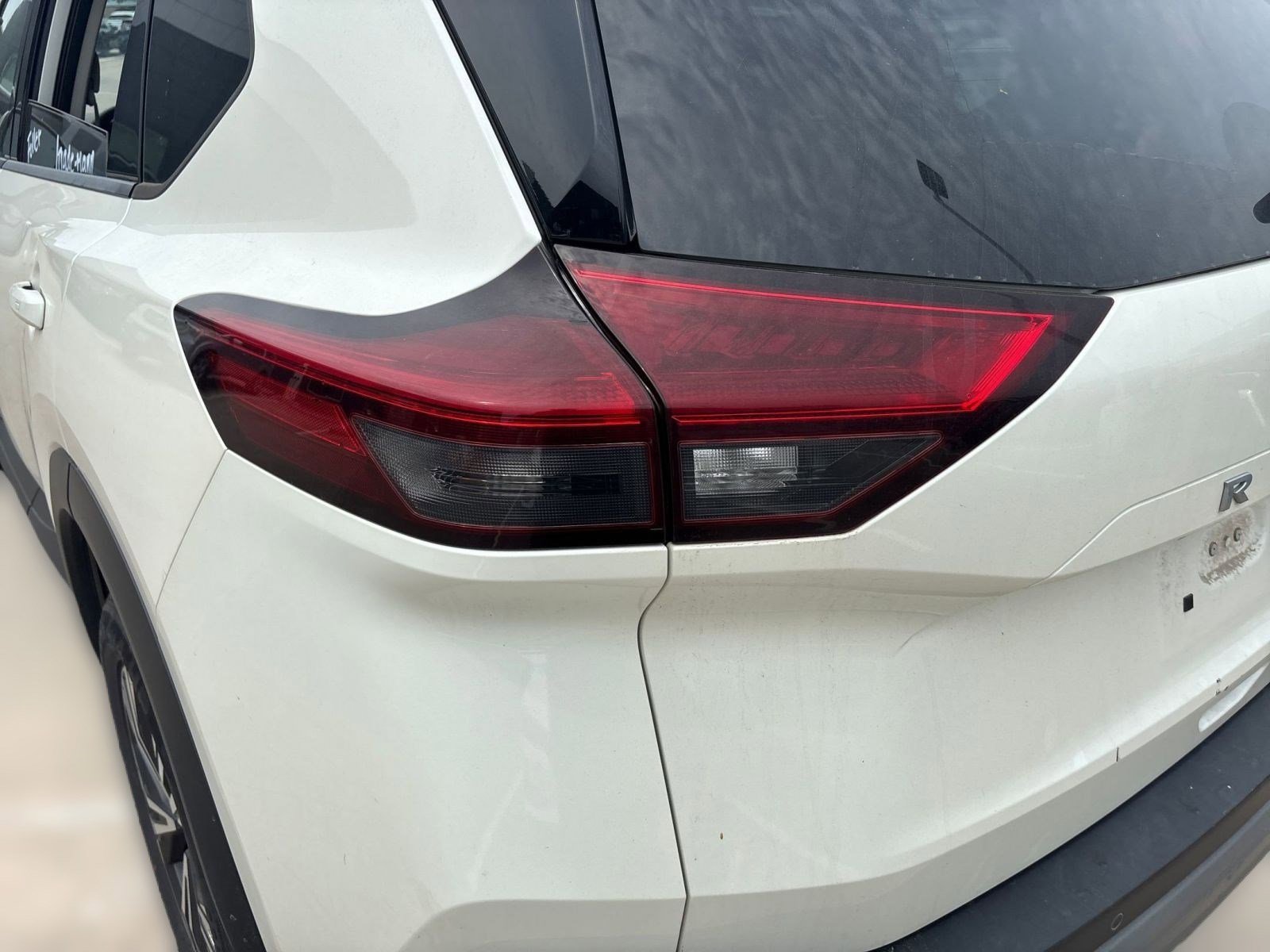 2021 Nissan Rogue SV photo 8