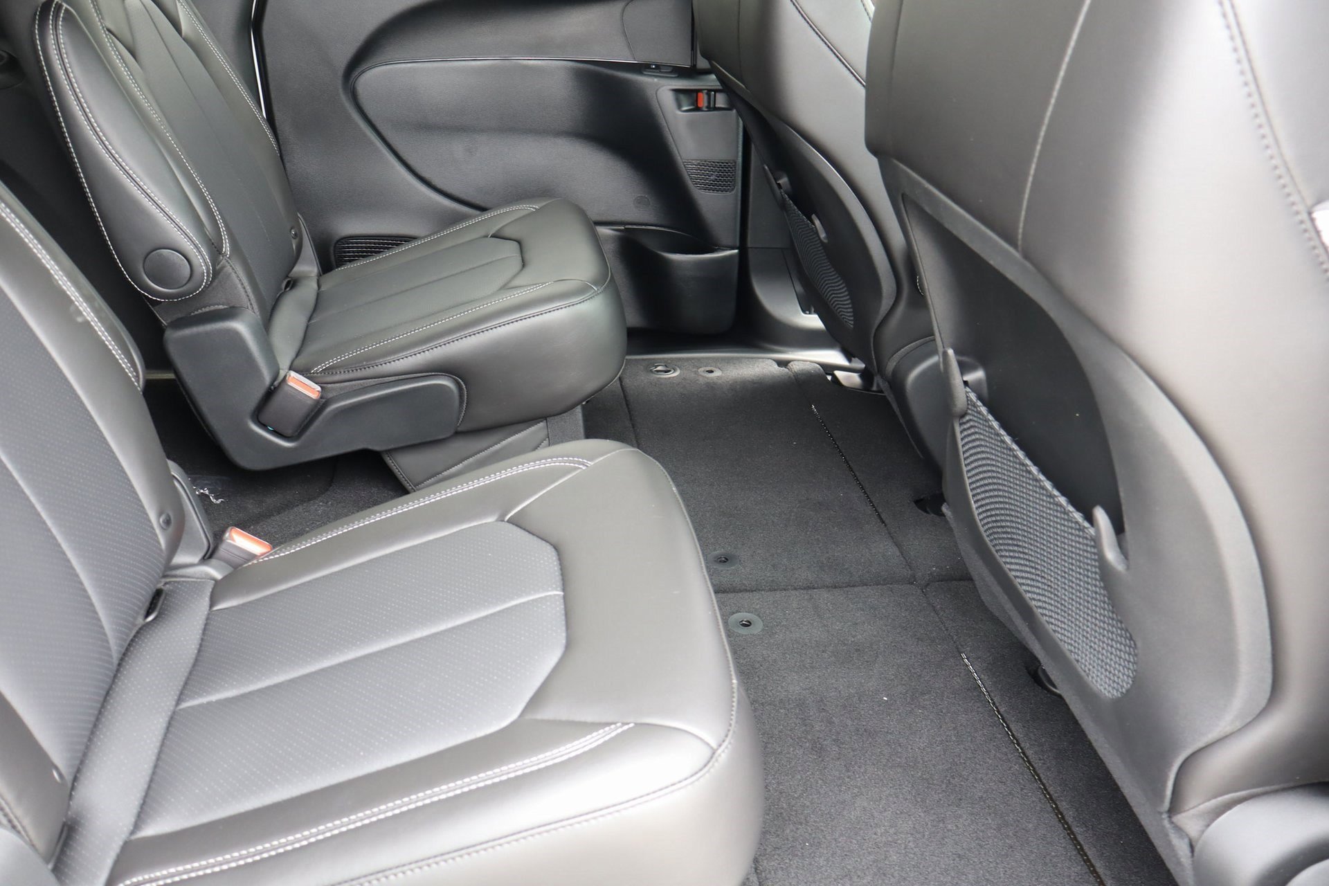 2025 Chrysler Voyager LX photo 24
