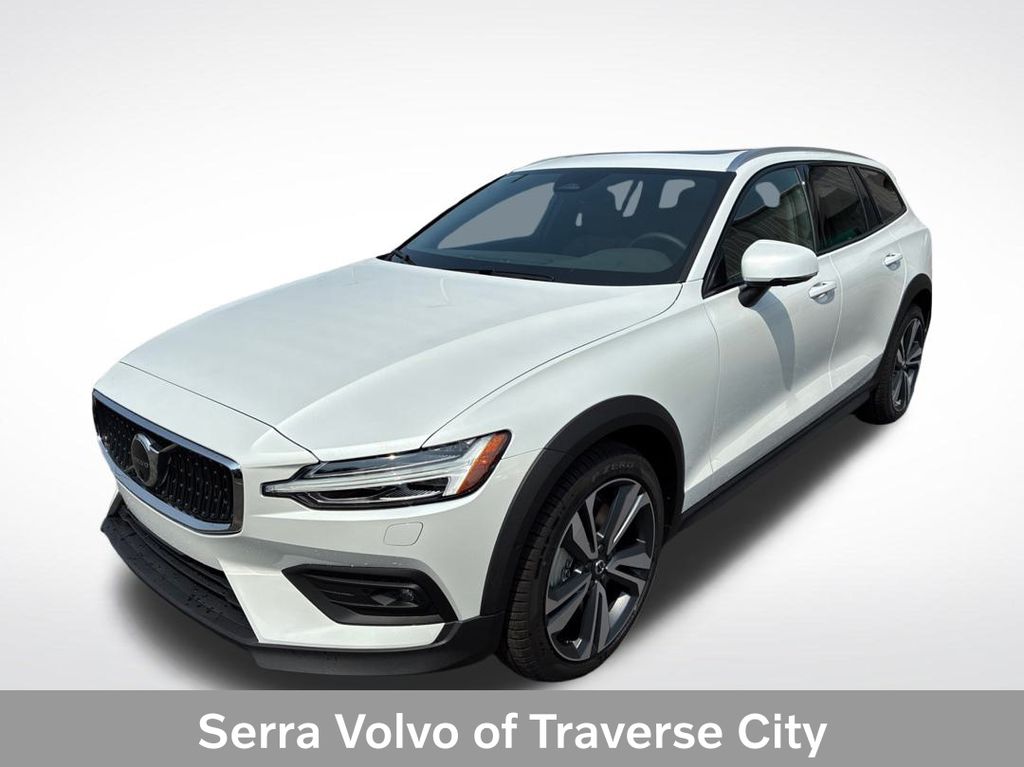 2026 Volvo V60 Cross Country Plus's photo