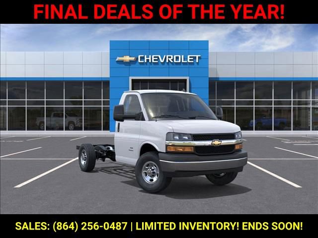 2025 Chevrolet Express Cutaway Base's photo