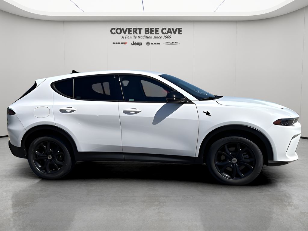2025 Dodge Hornet GT photo 9