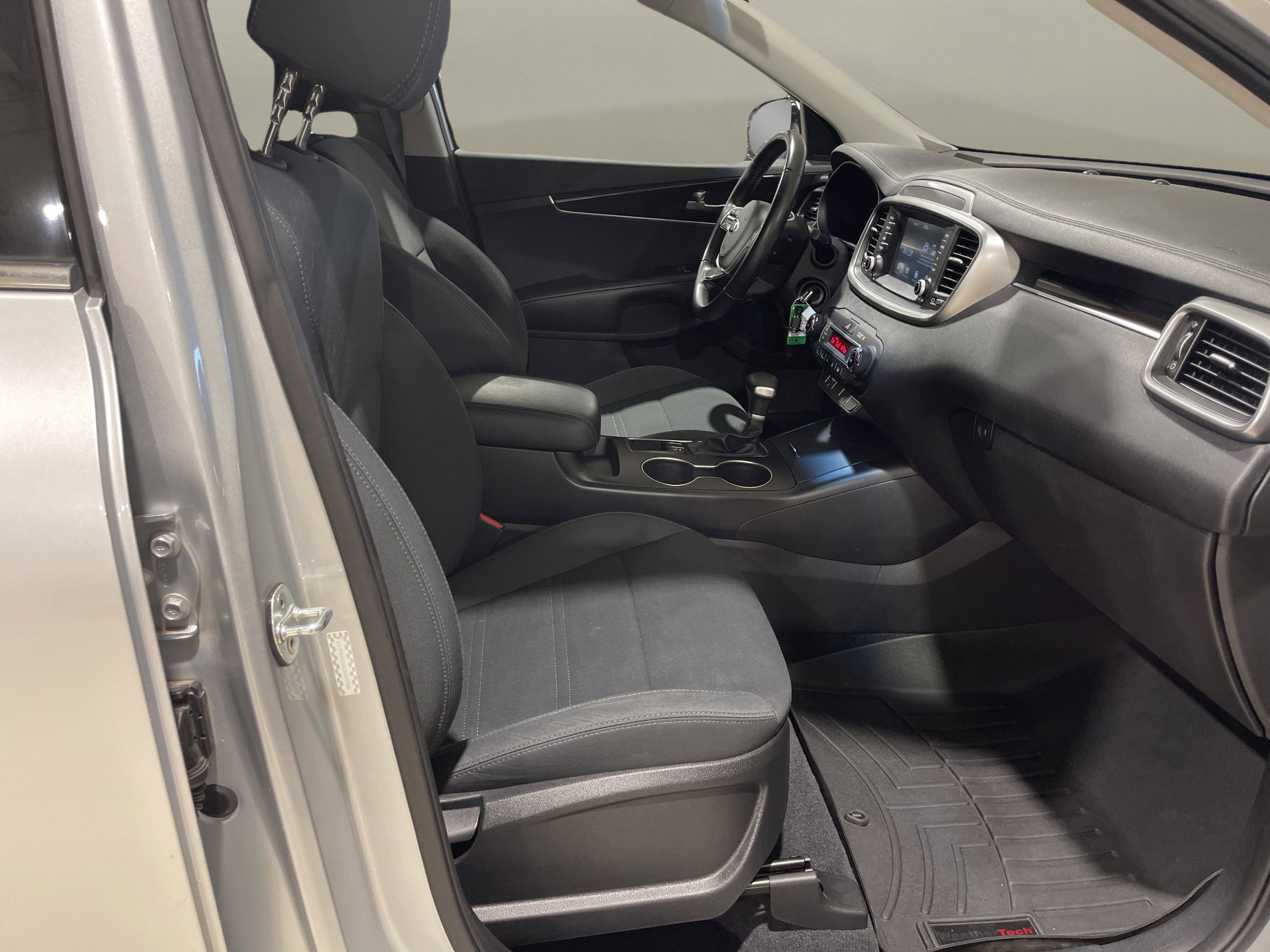 2020 Kia Sorento LX S photo 13