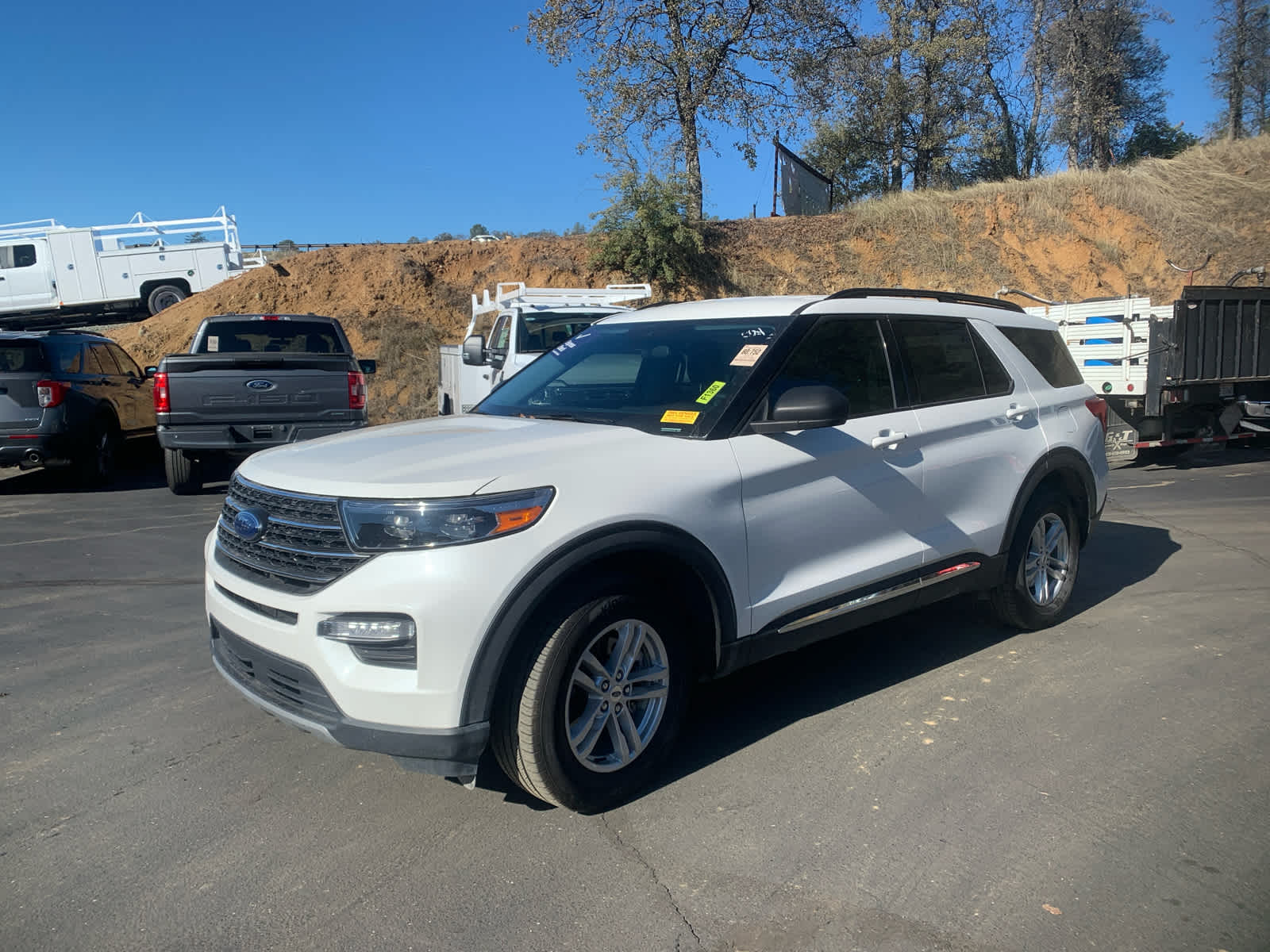 2023 Ford Explorer XLT's photo