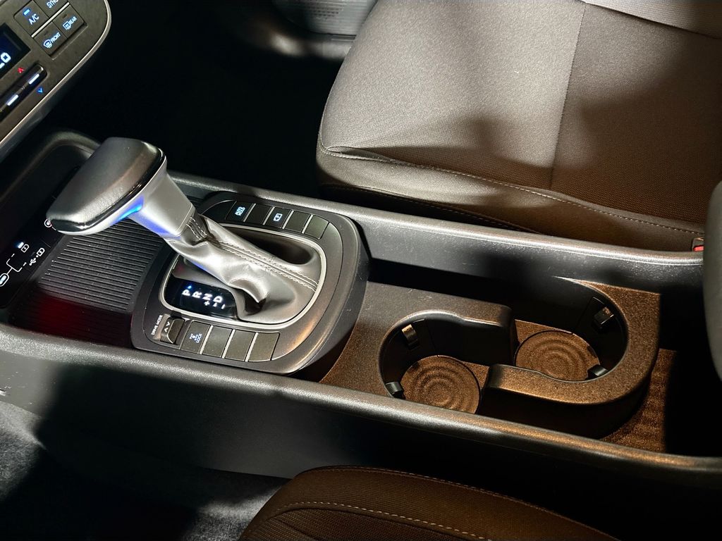 2024 Hyundai Kona SEL photo 13