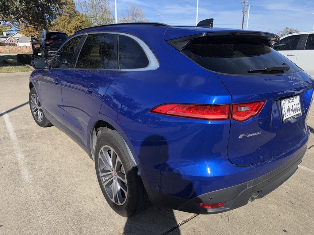 2020 Jaguar F-PACE Premium photo 3