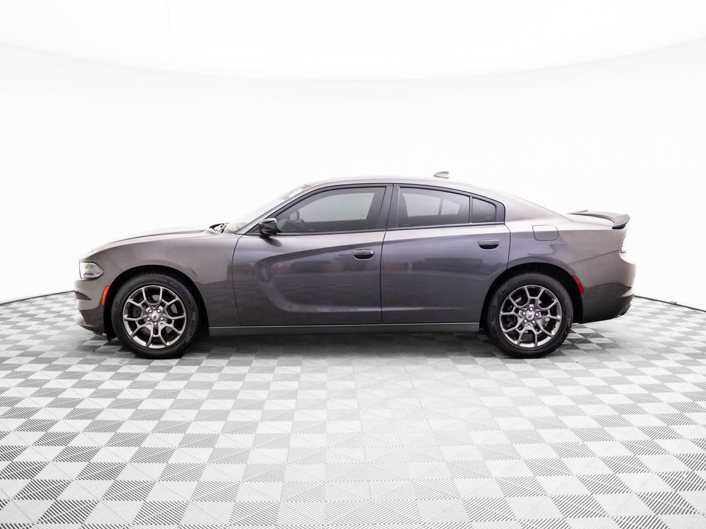2017 Dodge Charger SXT AWD photo 2