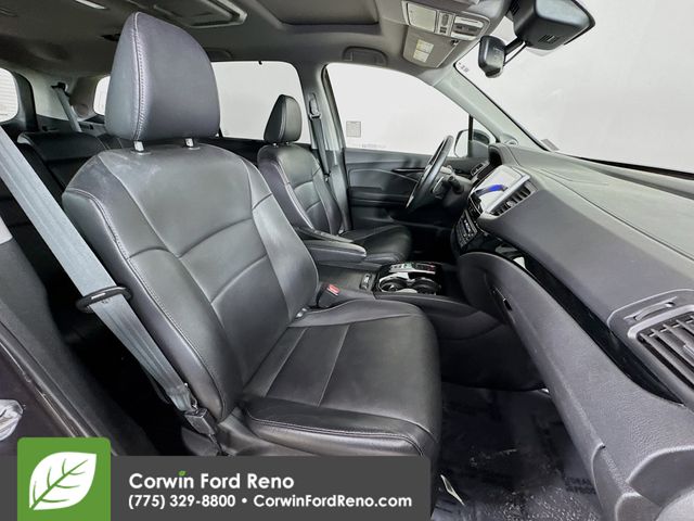 2017 Honda Pilot Touring photo 28